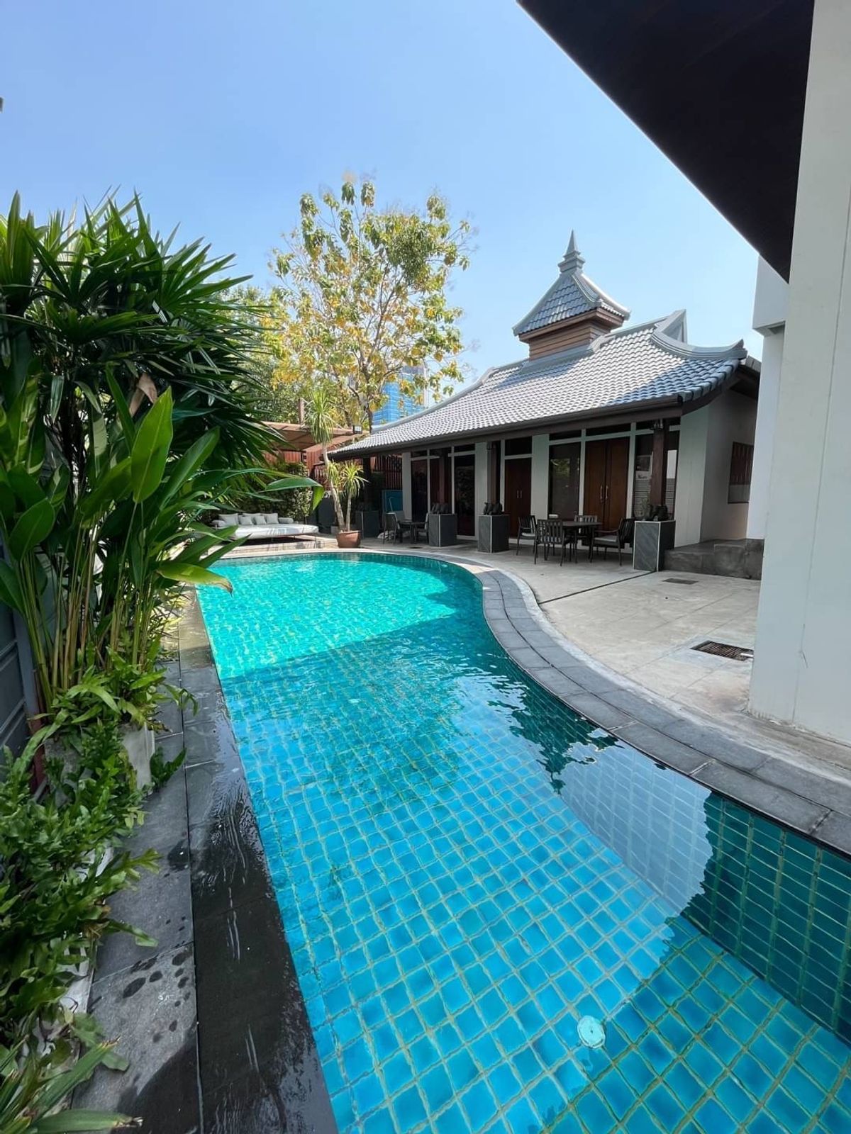 House for Rent in the Heart of Thonglor: 5BED 6BATH 200SQWAH 660SQM. 550,000/MET. AM: 0656199198