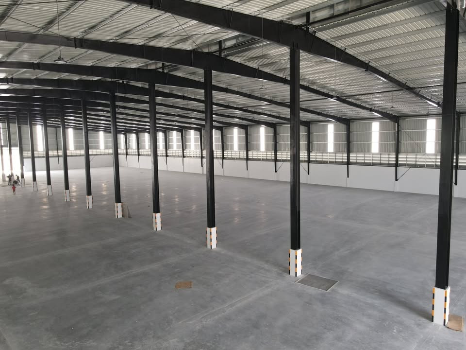 For Rent ให้เช่าโรงงานพร้อมสำนักงาน / สร้างใหม่ / พื้นที่ 5,742 ตารางเมตร / ทำเล นิคมพัฒนา จ.ระยอง / พื้นที่สีเหลือง ขอ รง 4 ได้ / รถเทรลเลอร์ เข้าออกได้ – รูปที่ 3
