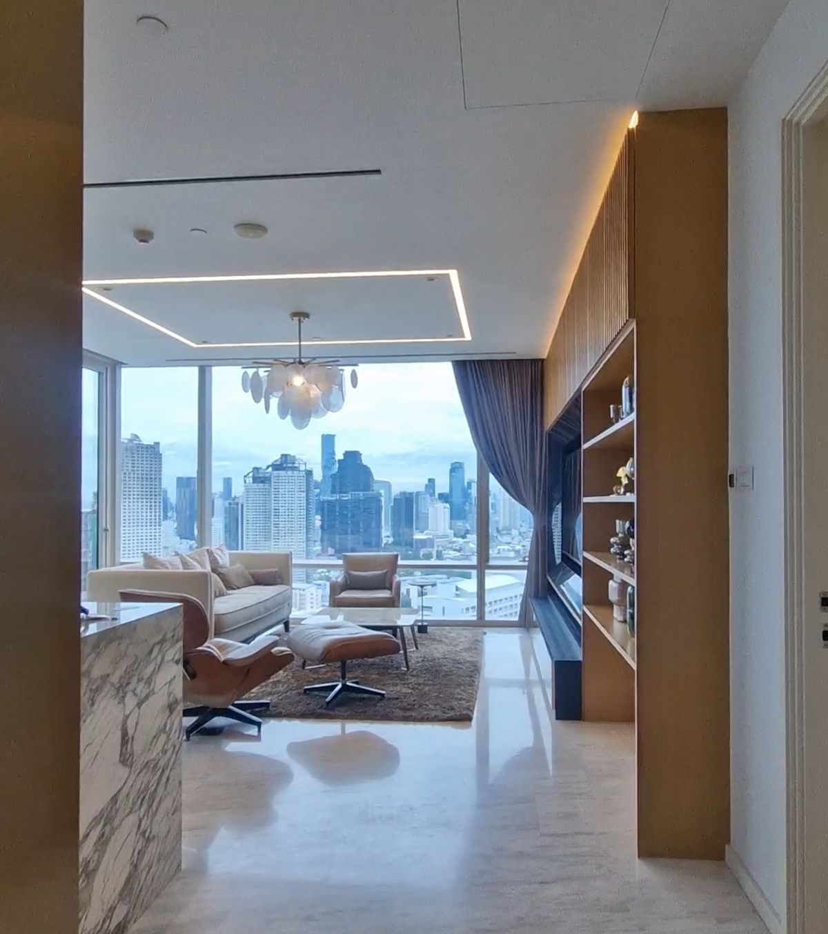 Highlights Unit , Super luxury and Beautiful Room , High Floor , with Special Price offer  – รูปที่ 2