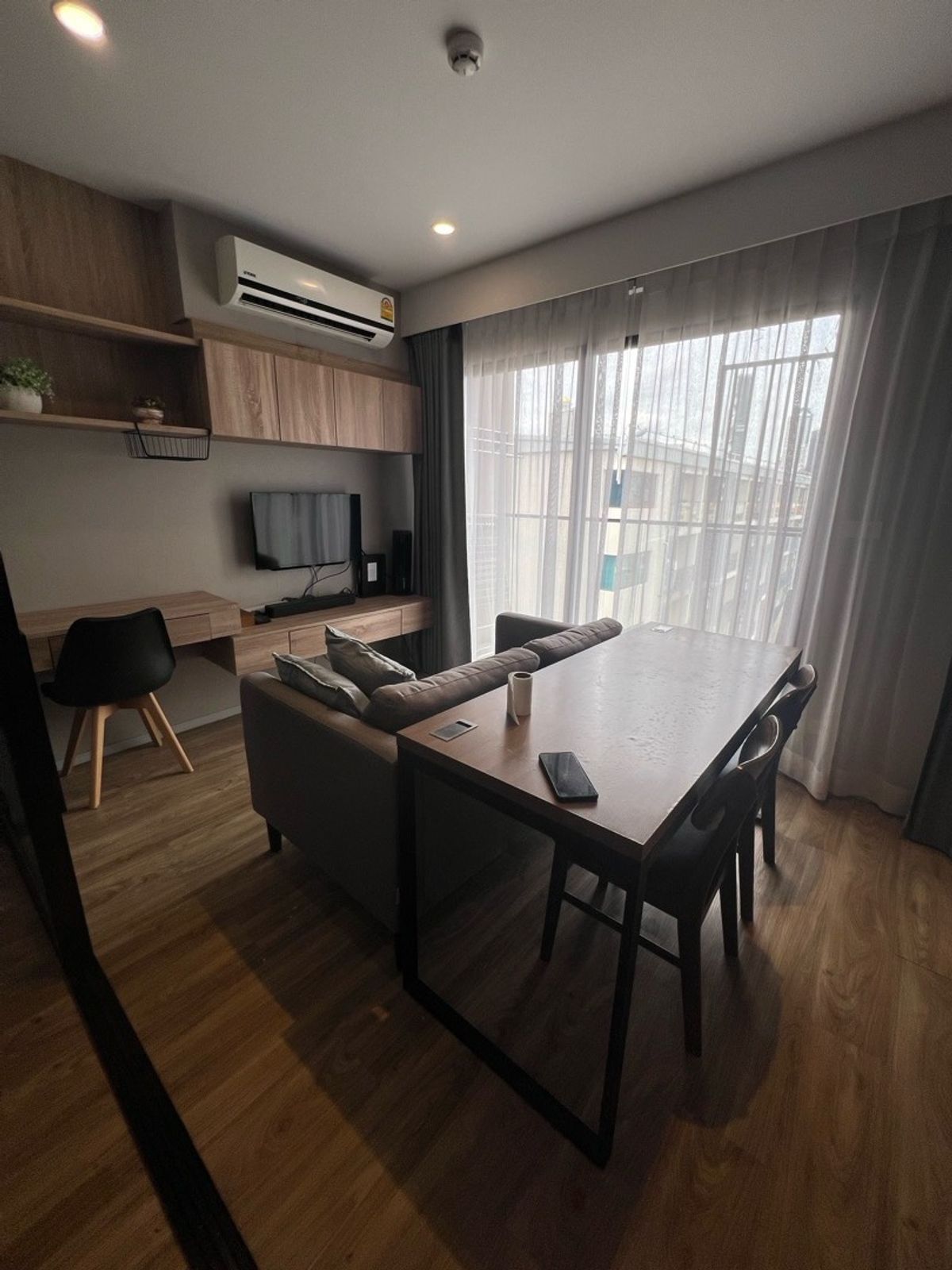 Blossum Sathorn Charoen Rat Condo Blossum Sathorn Charoen Rat Condo