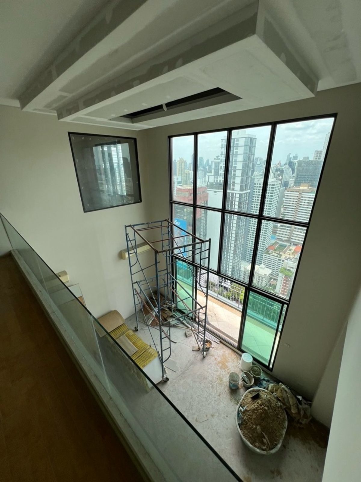 Sell Duplex Penthouse, Condo, Villa Asoke, 180 degrees, Pennsol, Asoke, 311 square meters, 3 car parks in the title deed, near SWU, MRT and headquarters. Sell Duplex Penthouse, Condo, Villa Asoke, 180 degrees, Pennsol, Asoke, 311 square meters, 3 car parks in the title deed, near SWU, MRT and headquarters.