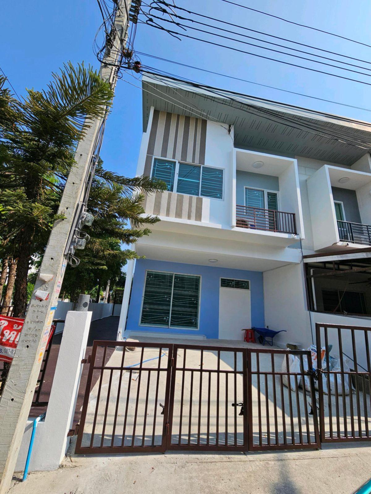 ขายทาวน์เฮ้าส์/ทาวน์โฮม เดอะทรัสต์ ศรีนครินทร์ - แพรกษา แพรกษา เมืองสมุทรปราการ สมุทรปราการ CX-129484 (S) ขายทาวน์เฮ้าส์/ทาวน์โฮม เดอะทรัสต์ ศรีนครินทร์ - แพรกษา แพรกษา เมืองสมุทรปราการ สมุทรปราการ CX-129484 (S)
