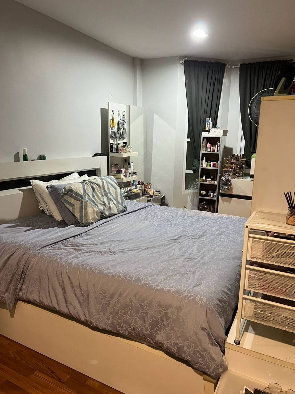 4 -story townhome for sale 4 -story townhome for sale