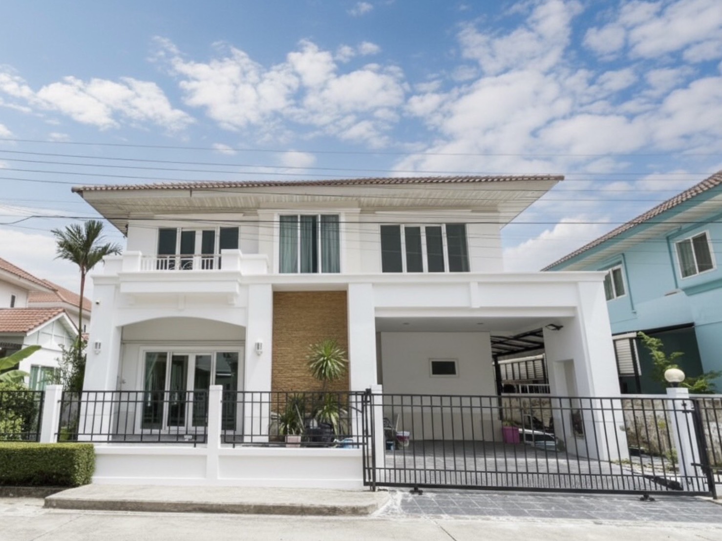 บ้านเดี่ยว 4ห้องนอน ติดถนนราชพฤกษ์ มีห้องนอนชั้น1 รีโนเวทใหม่
