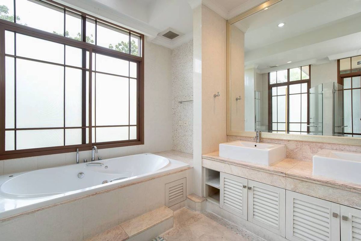 ♣ Luxury house ♣ บ้านเดี่ยว 2 ชั้น 110.00 ตร.ว. | 4 ห้องนอน 5 ห้องน้ำ | ใกล้ BTS สถานีพระโขนง 2 นาที, โรงพยาบาลสุขุมวิท 4 นาที, Gateway เอกมัย 4 นาที – รูปที่ 4