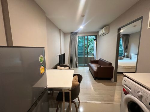 RC090025 HOT DEAL > Condo Metro Luxe Ratchada, fully furnished, near MRT Huai Khwang and MRT Sutthisan