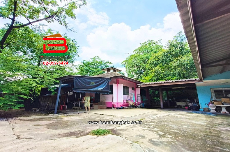 ที่ดินแถมบ้านเดี่ยว 1 ชั้น ซอยโรงเรียนศรีดรุณ เนื้อที่ 308 ตร.ว. (แบ่งขาย 100 ตร.ว. ได้)ถนนเทพารักษ์ ตำบลบางพลีใหญ่ อำเภอบางพลี สมุทรปราการ