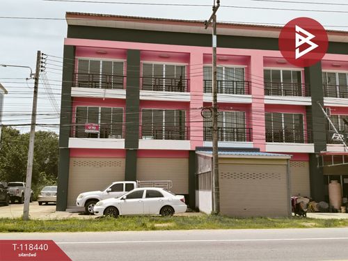 Commercial building for sale, area 42 sq.w., Ban Bueng Chon Buri