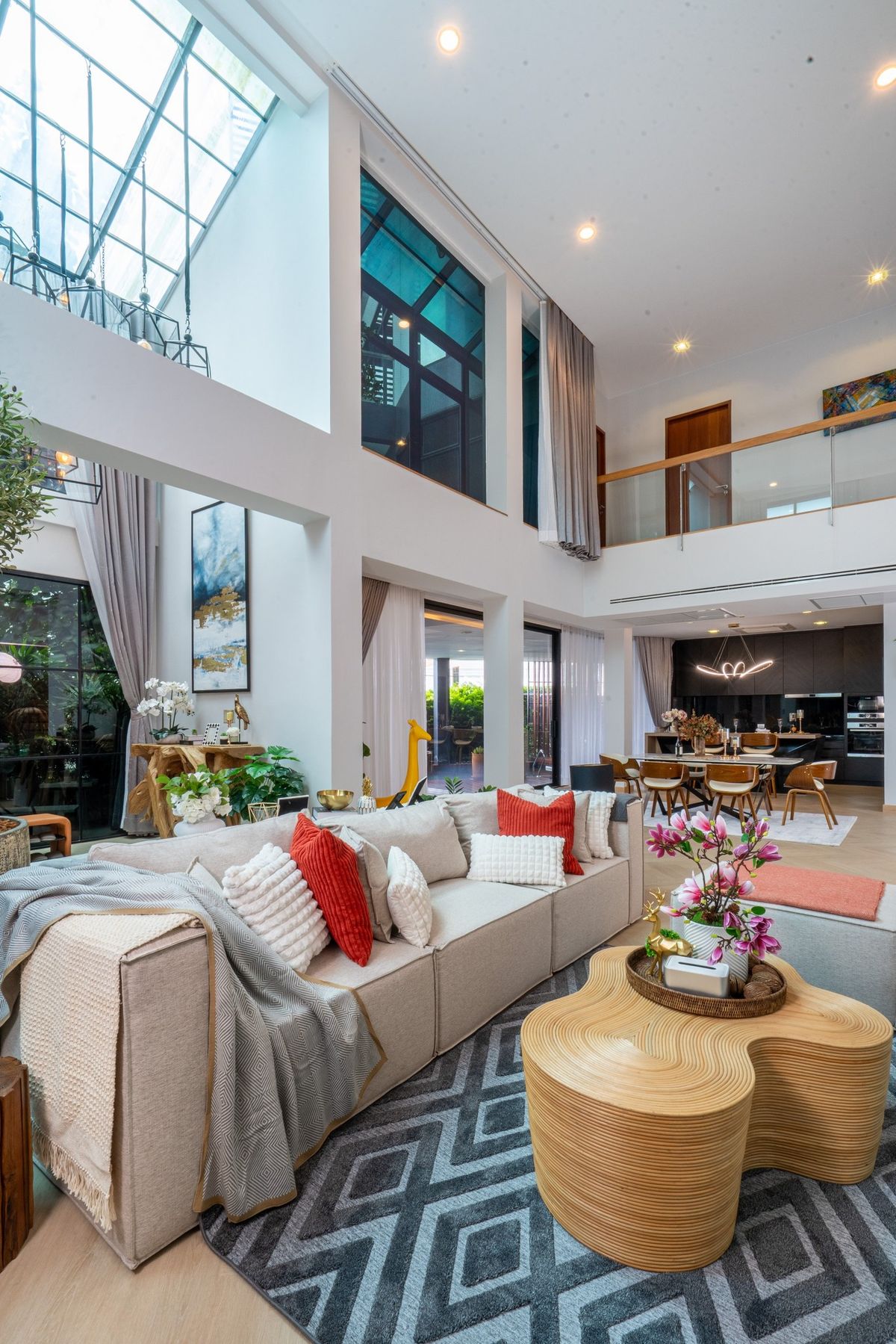 บ้านเดี่ยวหรู House Area Ekkamai พร้อมอยู่ 4 ห้องนอน 5 ห้องน้ำ   ที่จอดรถ 3 คัน – รูปที่ 2