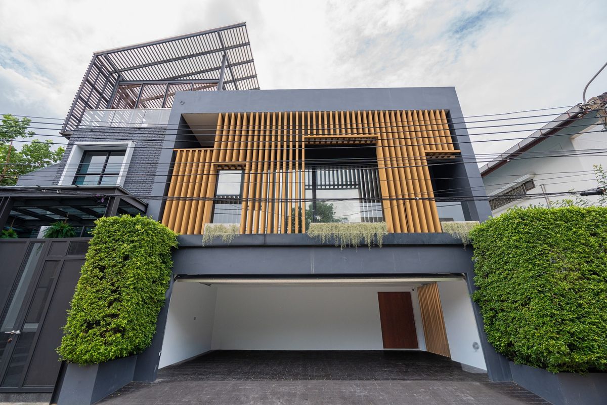 บ้านเดี่ยวหรู House Area Ekkamai พร้อมอยู่ 4 ห้องนอน 5 ห้องน้ำ ที่จอดรถ 3 คัน บ้านเดี่ยวหรู House Area Ekkamai พร้อมอยู่ 4 ห้องนอน 5 ห้องน้ำ ที่จอดรถ 3 คัน