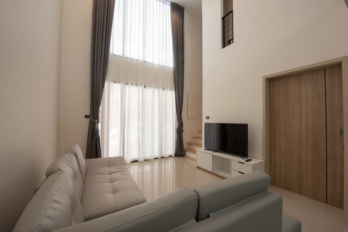 ♦ Japanese Style ♦ Townhome 3.5 storey | 3 bedrooms 4 bathrooms | 21.90 sq.w. 210.00 sq.m. | Near Kasem Bundit University 4 minutes, Panya Phatthanakan School 6 minutes, Thanya Park 9 minutes, BTS On Nut 10 minutes ♦ Japanese Style ♦ Townhome 3.5 storey | 3 bedrooms 4 bathrooms | 21.90 sq.w. 210.00 sq.m. | Near Kasem Bundit University 4 minutes, Panya Phatthanakan School 6 minutes, Thanya Park 9 minutes, BTS On Nut 10 minutes