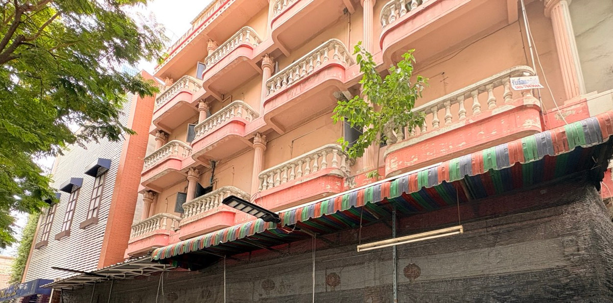 Rent a 5 -storey Standard building, 4 booths, suitable for hotels. Rent a 5 -storey Standard building, 4 booths, suitable for hotels.