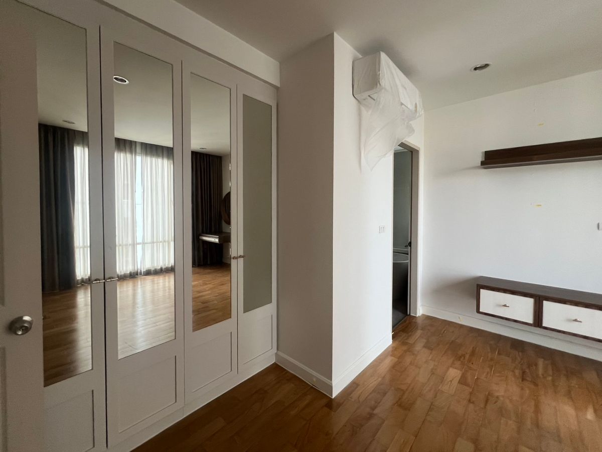 ขายคอนโดสิริเธอร์ตี้วัน Siri Thirthy-One Condominium ตกแต่งใหม่สวยพร้อมเฟอร์นิเจอร์ ใกล้ BTSพร้อมพงษ์  – รูปที่ 4