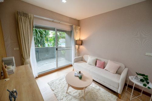 The owner sells by himself: