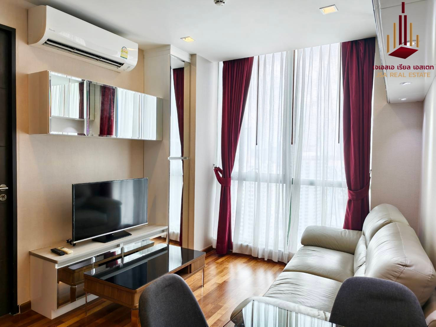 ✨ For Rent: Wish Signature Midtown Siam Condo ✨ 💰 ONLY 30,000 THB/Month