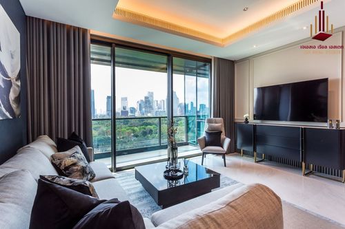 ✨ For Sale: Sindhorn Tonson Condo ✨  💰 Only 21,900,000 THB