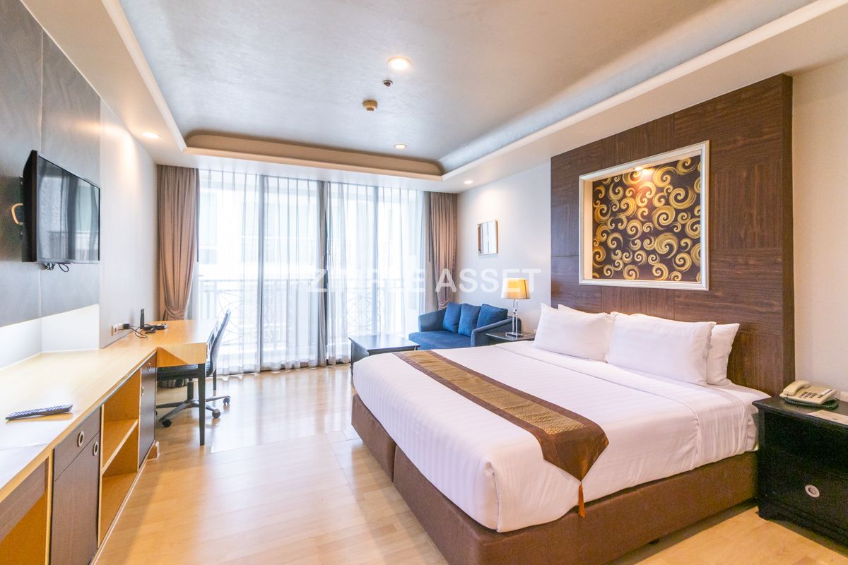 Line ID : @zimple_asset Serviced Apartment in the Heart of Sukhumvit 23, Asoke Fully furnished with full facilities: swimming pool, fitness center, parking, and complimentary shuttle service to BTS/MRT. Short-term stays are welcome.