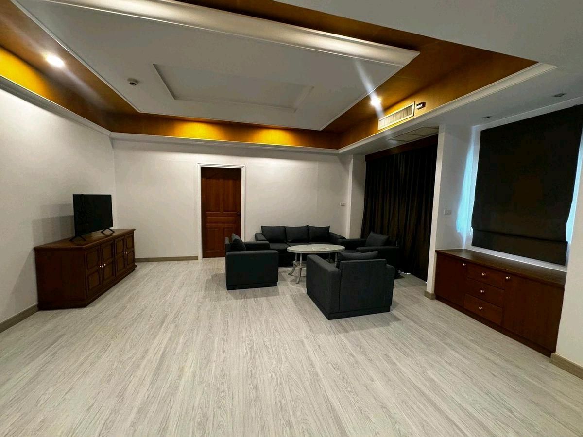 270sqm 3 ห้องนอนตั้งอยู่ใกล้กับ Nana BTS