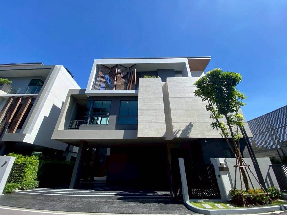 The Gentry Phattanakarn2: 85.5 SQWAH 553SQM. 5BED 6Bath +Maid 59,000,000 AM: 0656199198