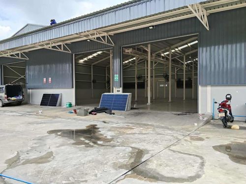 For rent, Ram Inthra warehouse, near Central Ram Inthra, an area of ​​378 square wah, 700 square meters of living space, parking 25-30 cars.