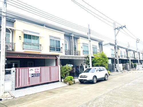 Townhome for sale near Krungthep Kreetha Road, Rama 9, Airport Link, Lat Krabang, Suvarnabhumi Airport
