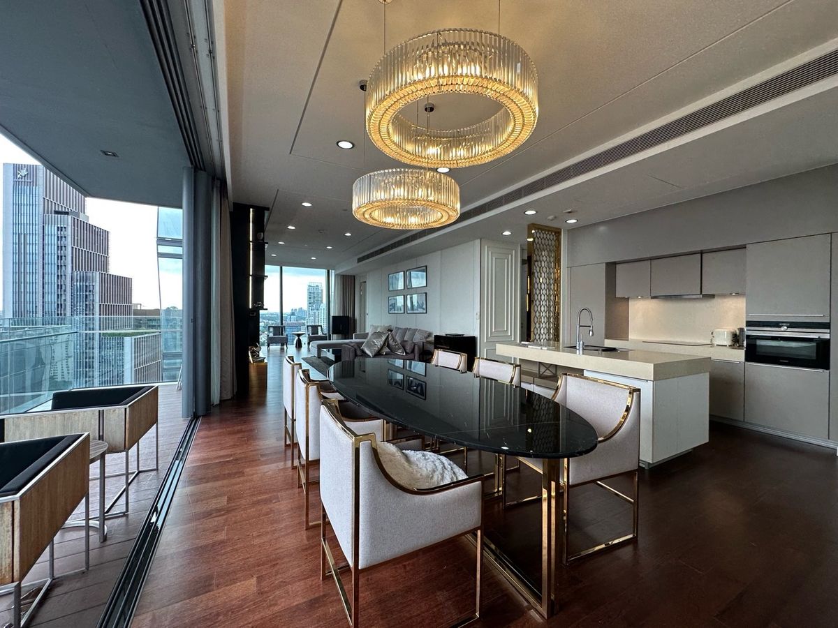 Retal: Marque Sukhumvit • 3 Bedroom 4 Bathroom • Size: 225 S.QM • 24th Floor