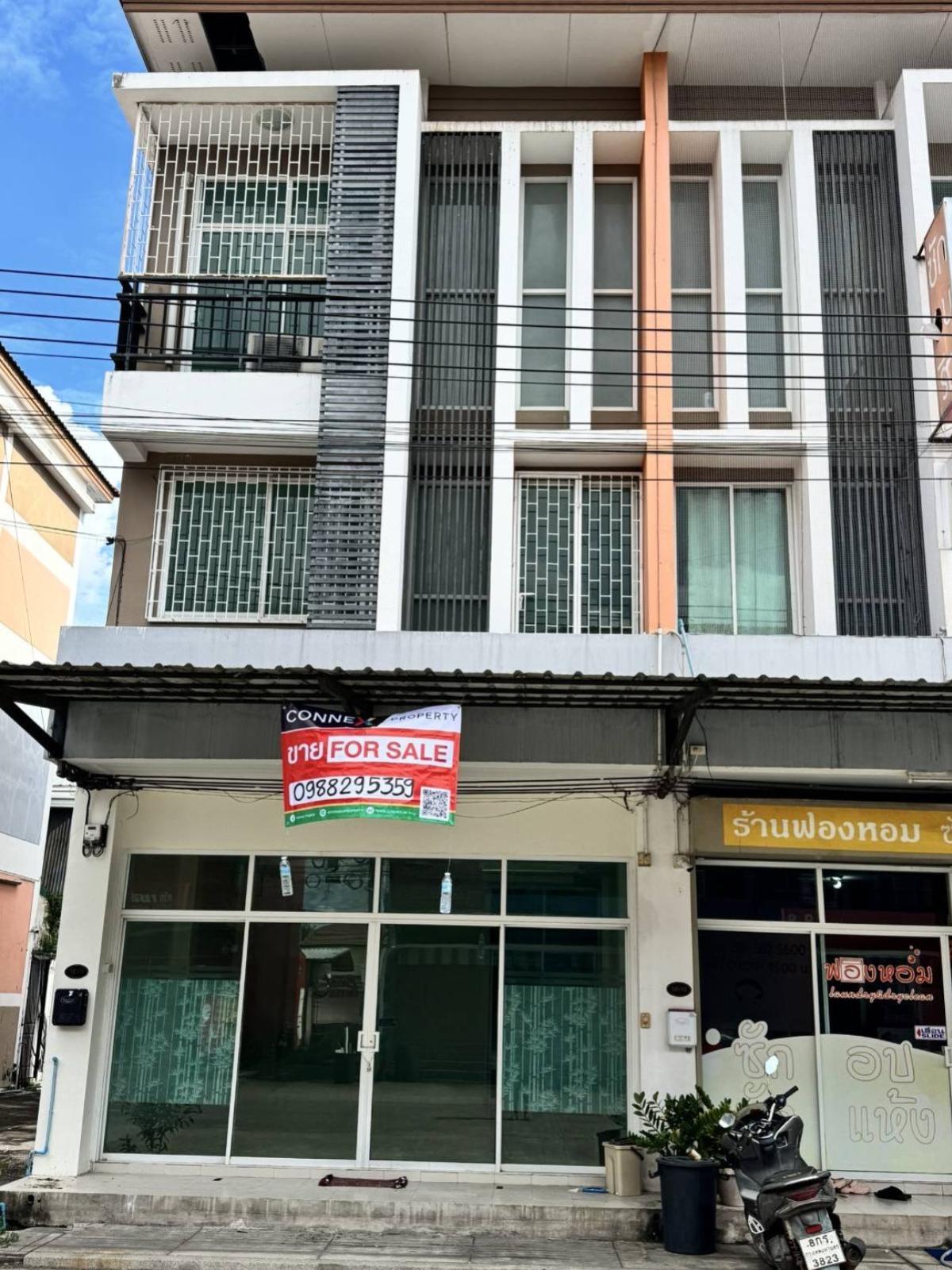 For Sale Commercial Building , I Leaf Town Lumlukka Klong 3 , corner unit , Lat Sawai , Lam Luk Ka , Pathum Thani , CX-130489