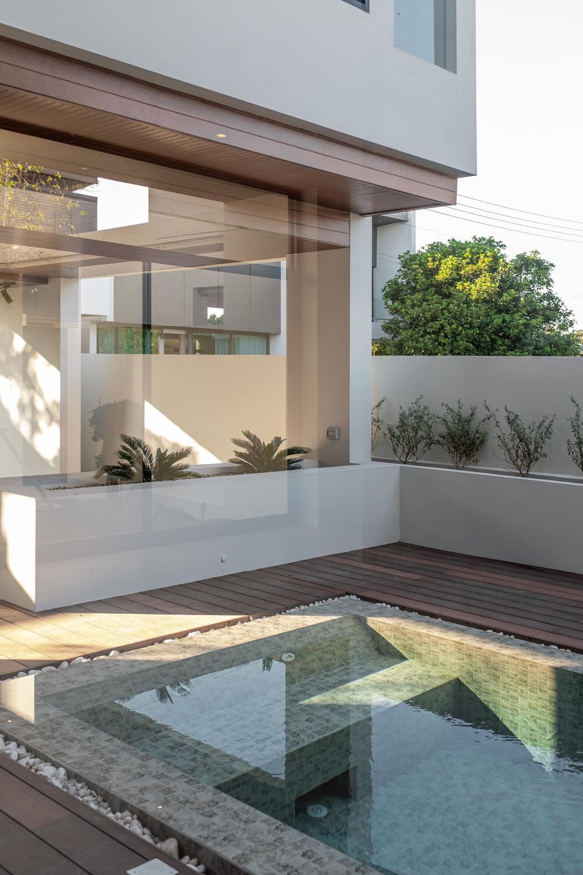 ขาย Modern Luxury Pool Villa ในหมู่บ้านวังตาล สภาพแวดล้อมดี ใกล้โรงเรียนนานาชาติและศูนย์การค้า ติดวงแหวานรอบ 2 ใกล้สนามบินเชียงใหม่ - SW002799  – รูปที่ 3