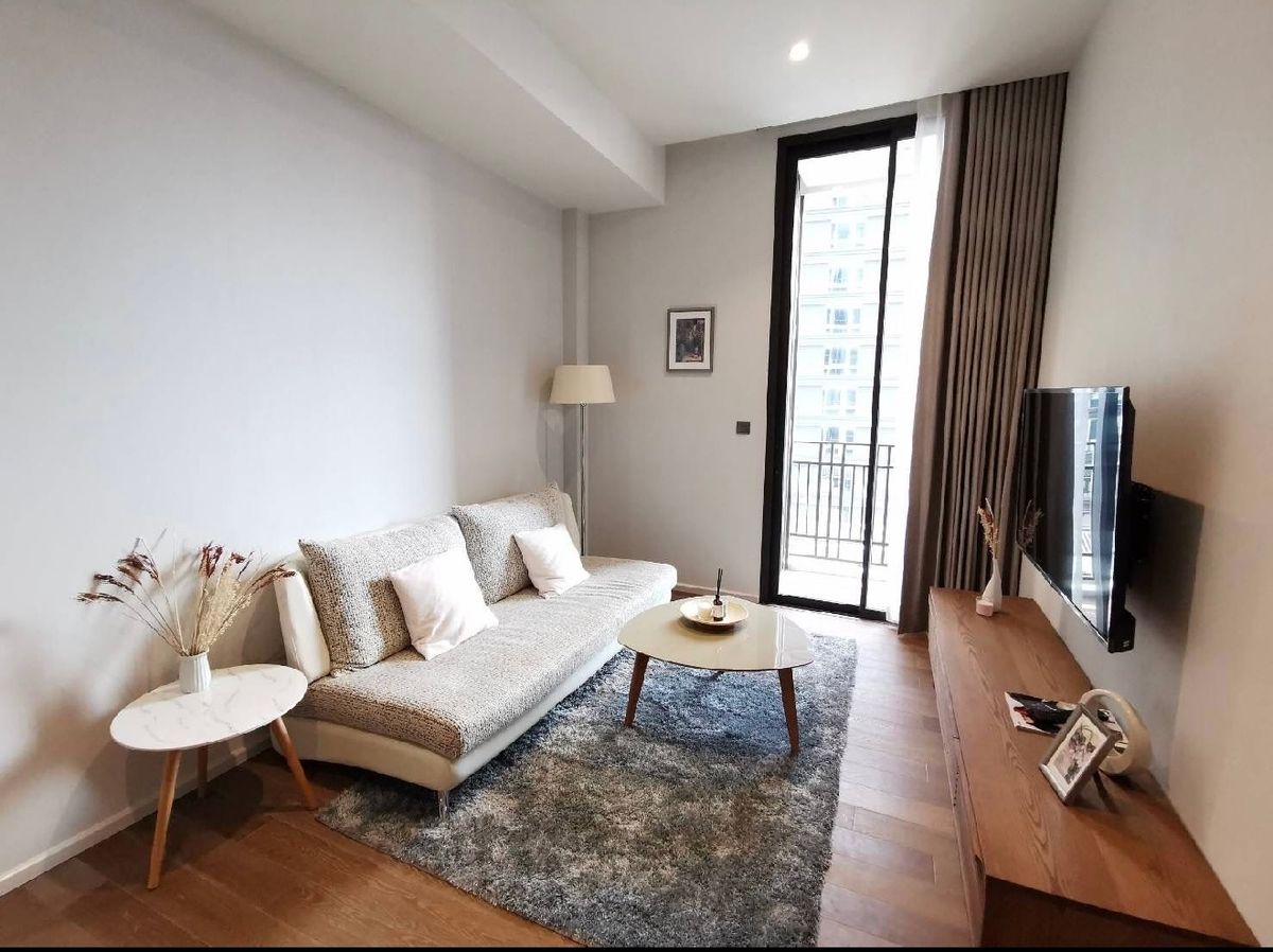 Muniq Langsuan: 54.58 SQM. 1Bed 1Bath Sell: 17,000,000 Ret: 65,000/MET. AM: 0656199198 Muniq Langsuan: 54.58 SQM. 1Bed 1Bath Sell: 17,000,000 Ret: 65,000/MET. AM: 0656199198