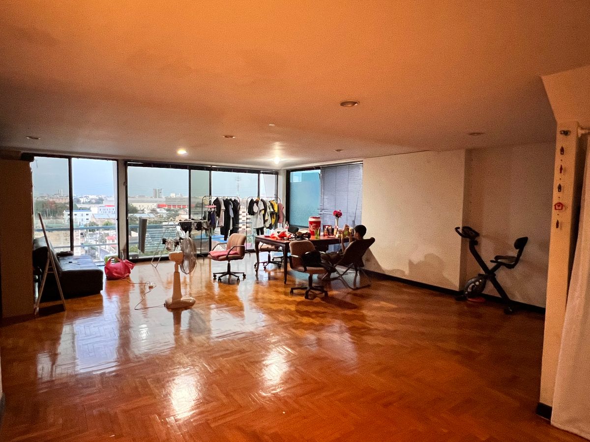 คอนโด Penthouse พระราม 9 ซอย 13 ขนาด 114 Sqm 2 Bedrooms 2 Bathrooms 1 Kitchen 1 Walkin Closet 1 Dining Room 2 Parkings – รูปที่ 3