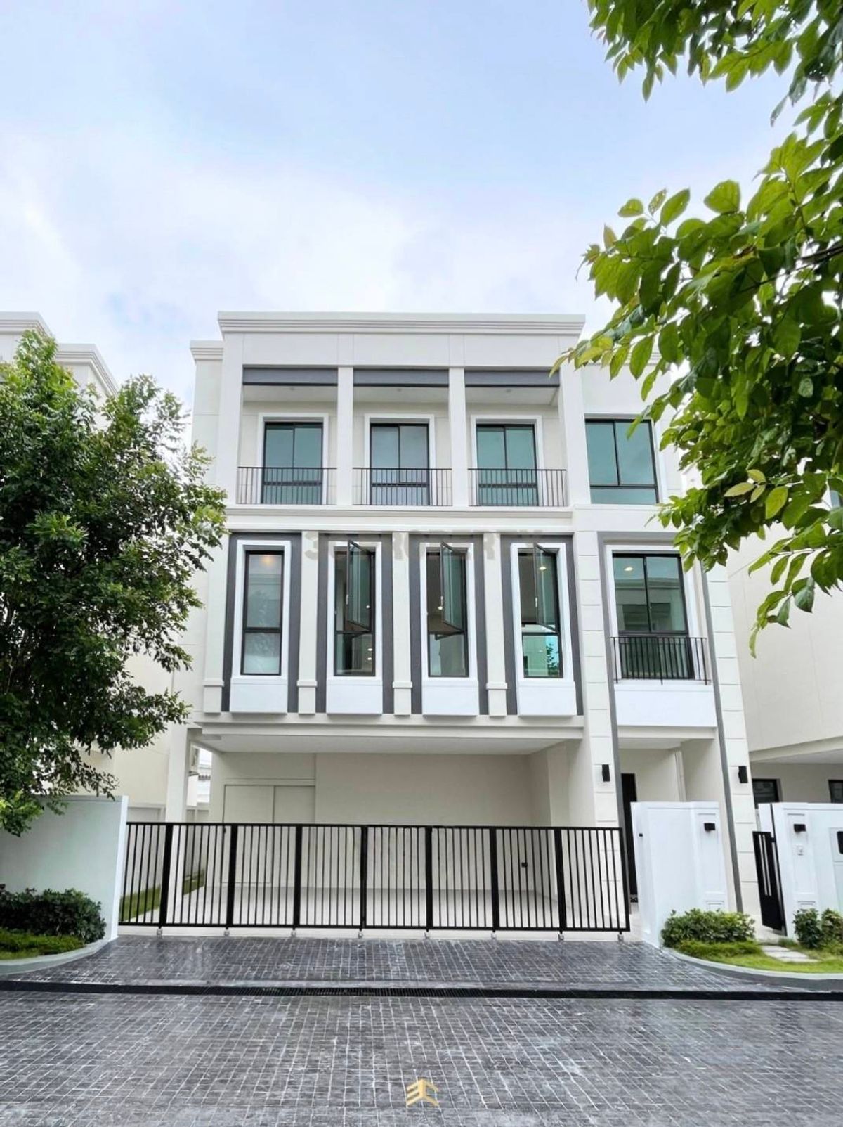 บ้านเดี่ยว 3 ชั้น ใกล้สวนหลวงร.9 เพียง 1 นาที : AERIE ศรีนครินทร์ - สวนหลวง :🔺เริ่ม 30 ล้านบาท บ้านเดี่ยว 3 ชั้น ใกล้สวนหลวงร.9 เพียง 1 นาที : AERIE ศรีนครินทร์ - สวนหลวง :🔺เริ่ม 30 ล้านบาท