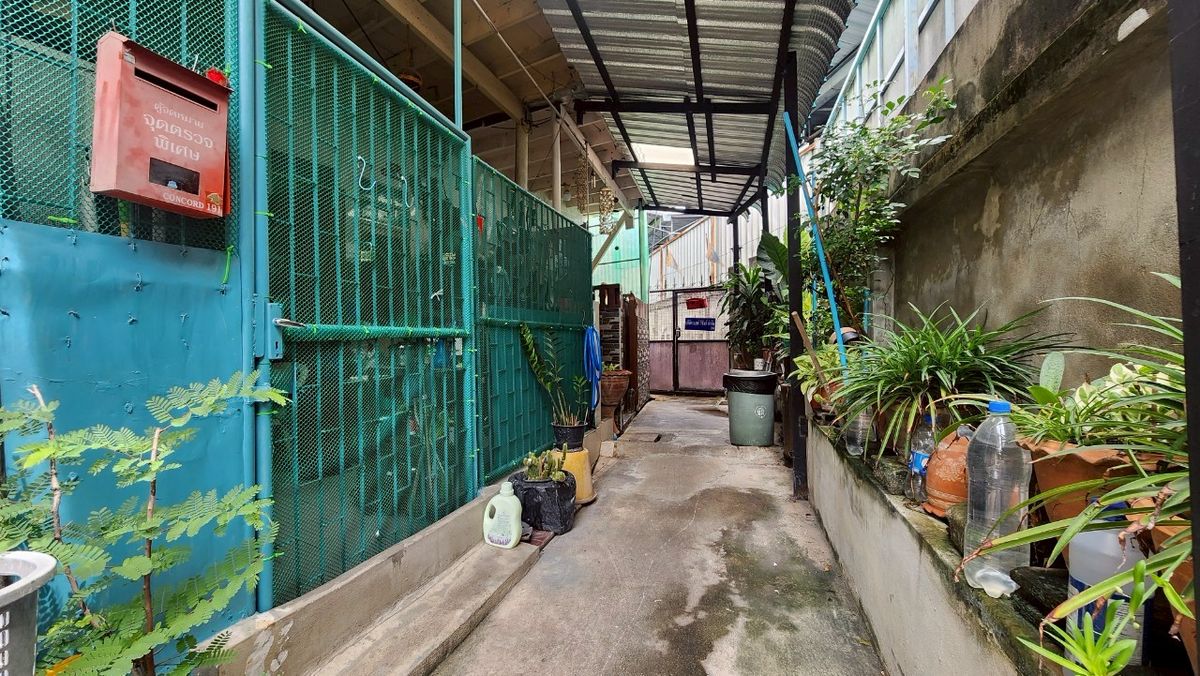 ขายด่วน  ทาวน์เฮ้าส์ 2 ชั้น ซอยตากสิน 34  (หลังริม) – รูปที่ 2