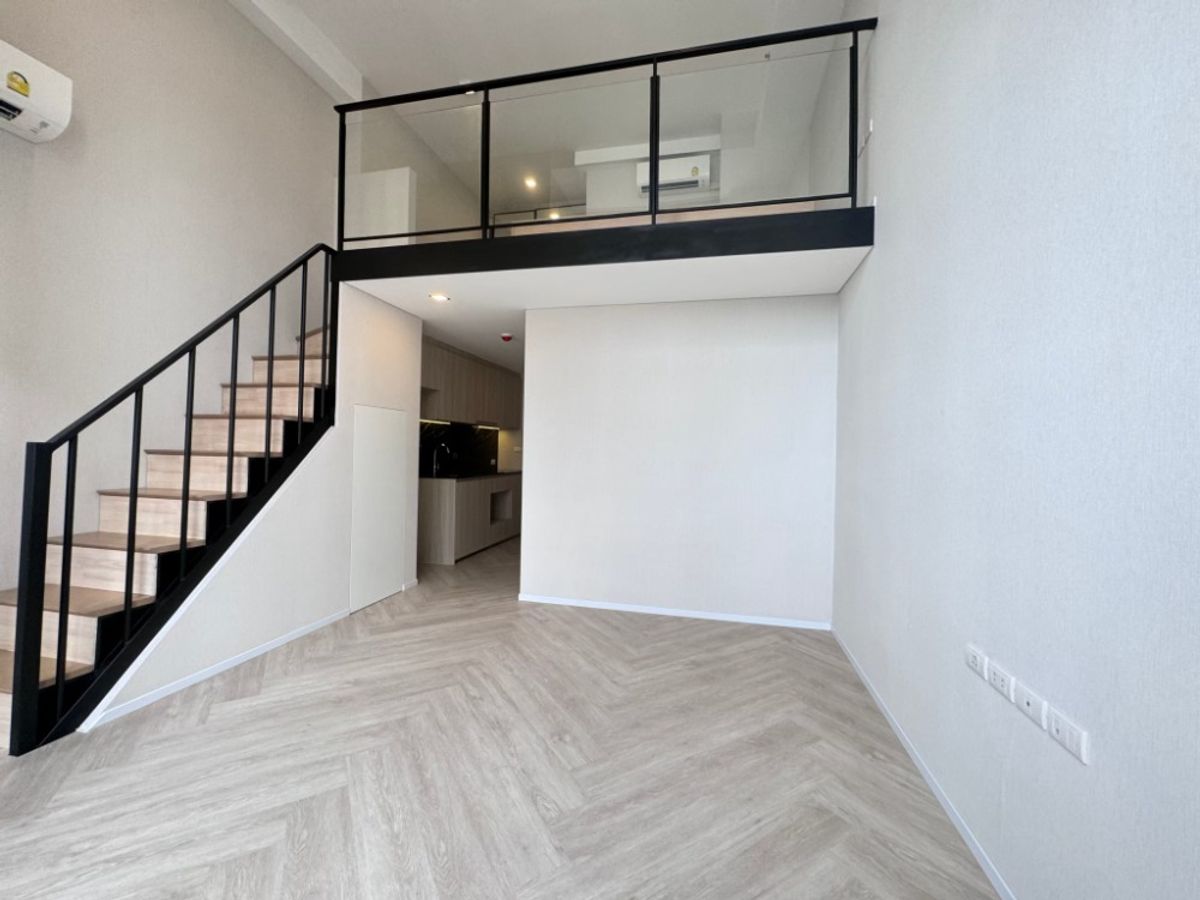 Hot deal: 1 Bedroom Duplex 1 Bath 39.65 SQ.M at Siamese Sukhumvit 48