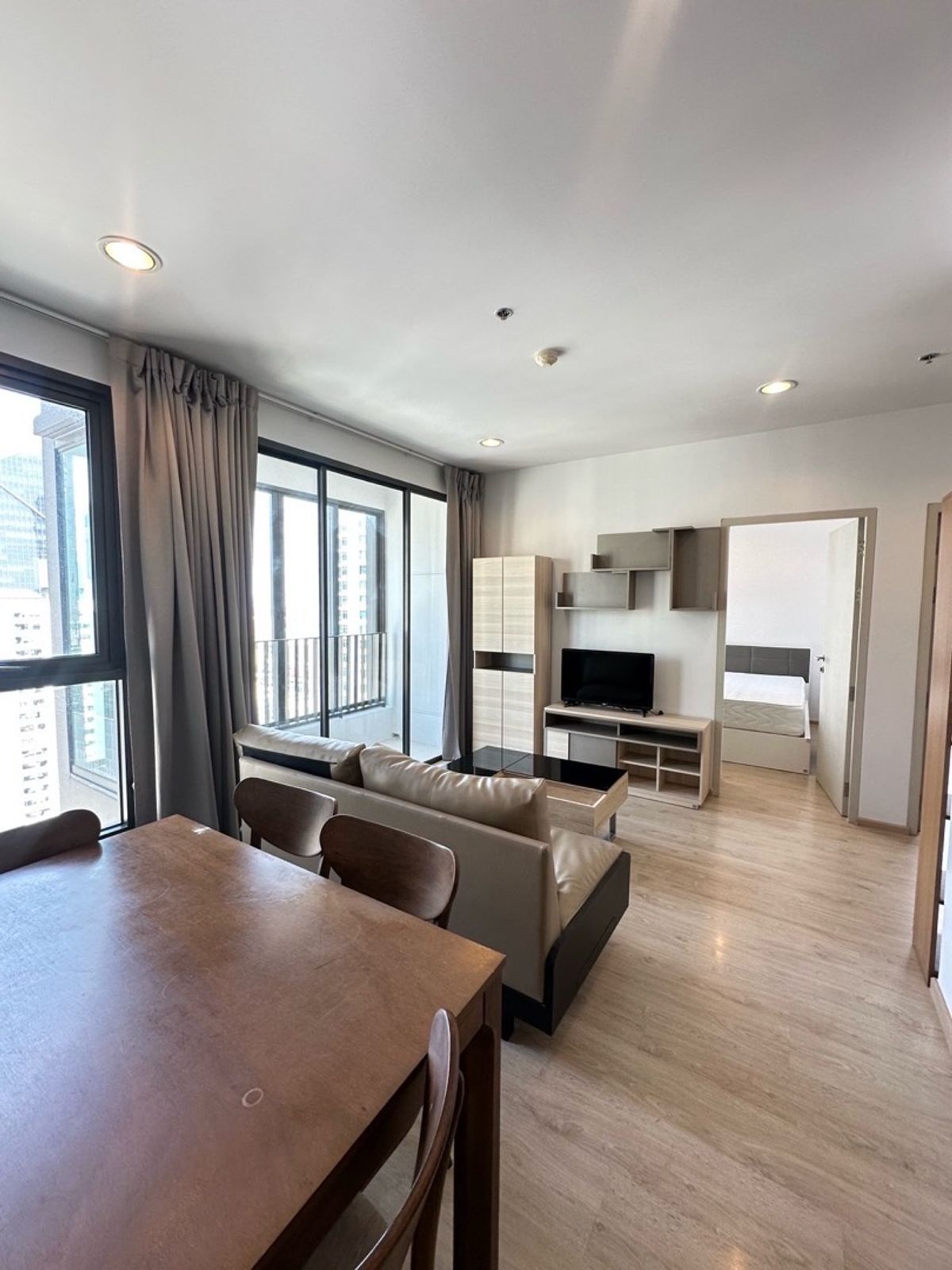 For Rent!! Ideo Q Ratchathewi 🌆 Ready to Move In | 💎 2 Bedrooms | 1 Bathroom | 47 sq.m. | Fully Furnished | 💰 Rent : 30,000 THB/month | 📞 Contact : Aomam (Agent) Tel./Line ID : 095-587-1692 WhatsApp : +66 95 587 1692 – รูปที่ 4