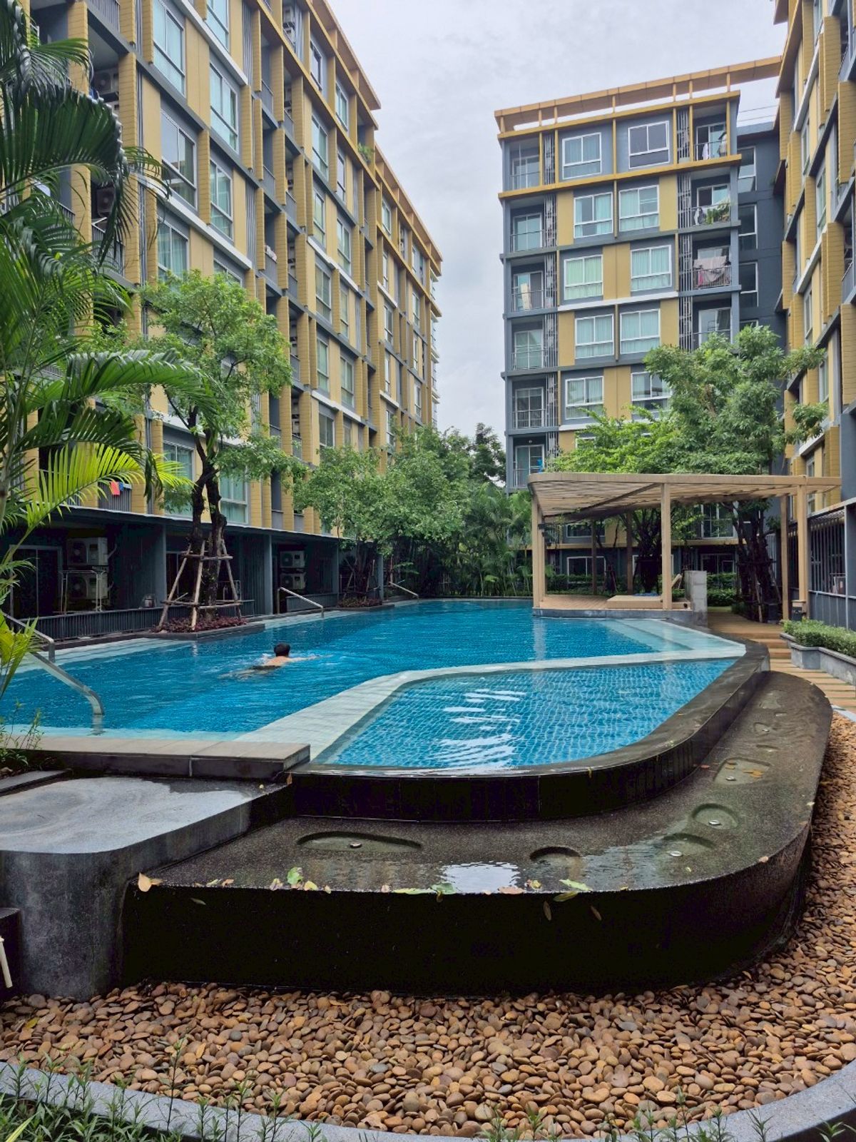 คอนโดให้เช่า – เมโทรลักซ์ พระราม 4  ห้องกว้าง 2 ห้องนอน 2 ห้องน้ำ | เฟอร์นิเจอร์ครบ | สัญญาเช่ายืดหยุ่น