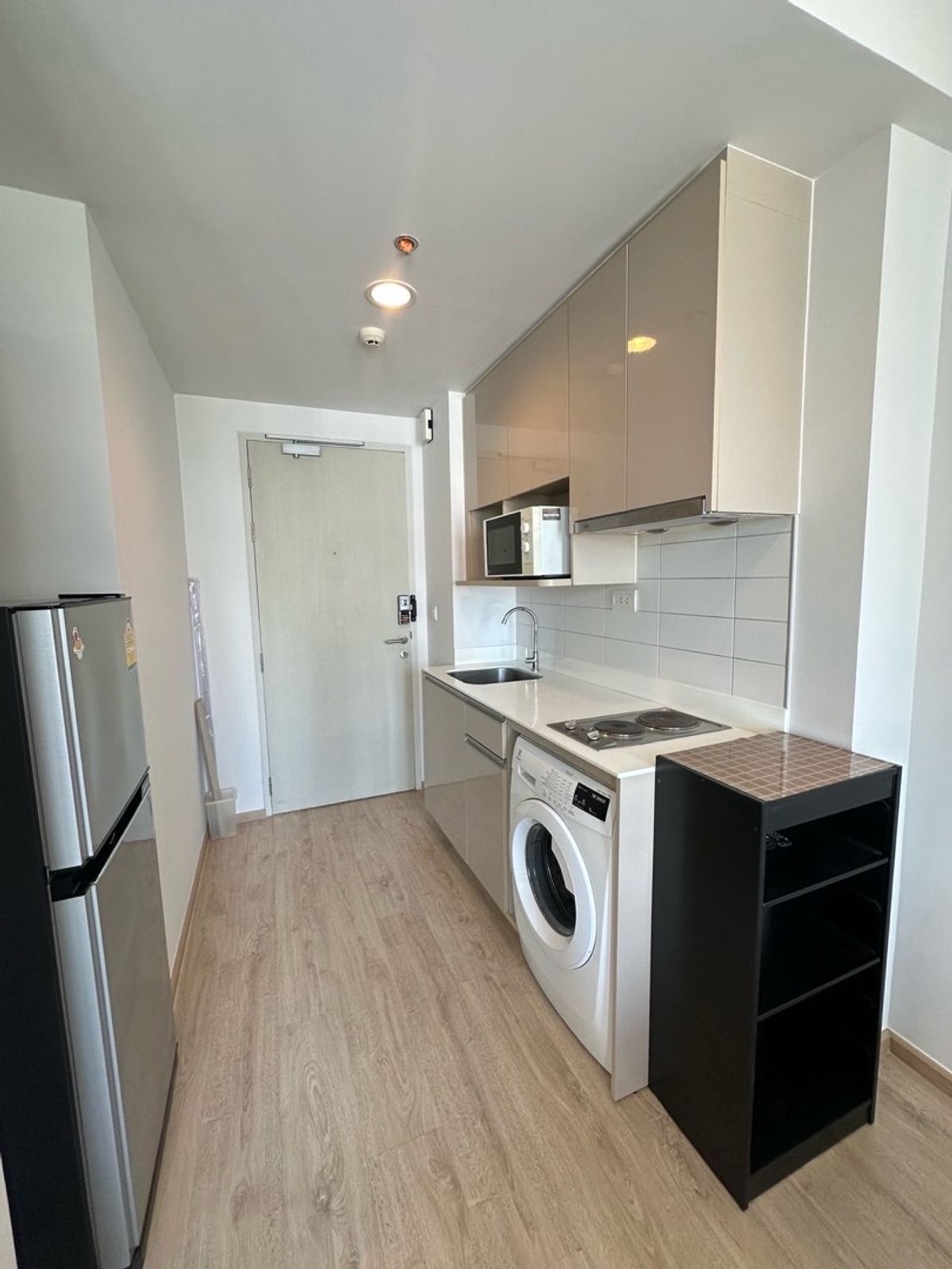 For Rent!! Ideo Q Ratchathewi 🌆 Ready to Move In | 💎 2 Bedrooms | 1 Bathroom | 47 sq.m. | Fully Furnished | 💰 Rent : 30,000 THB/month | 📞 Contact : Aomam (Agent) Tel./Line ID : 095-587-1692 WhatsApp : +66 95 587 1692