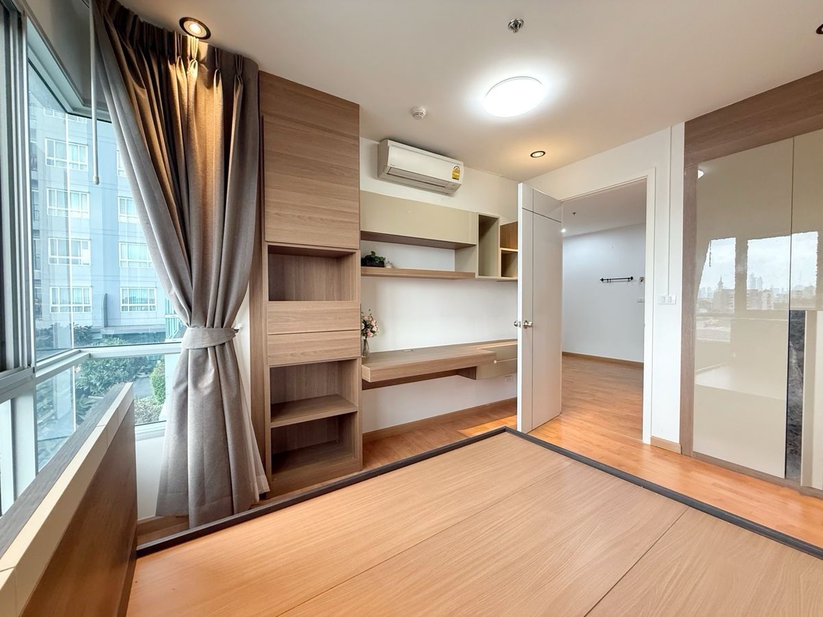 The President Sathorn-Ratchapruek Condo 3 🚆 next to BTS & Amp; MRT Bang Wa ✨ Beautiful room, pond view, with a special sound collection wall. Calm without noise The President Sathorn-Ratchapruek Condo 3 🚆 next to BTS & Amp; MRT Bang Wa ✨ Beautiful room, pond view, with a special sound collection wall. Calm without noise