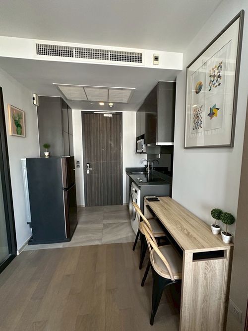 For Rent!! Ashton Asoke 🌆1 Bedroom | 1 Bathroom | 30.50 sq.m. | Fully Furnished | 💰 Rent : 25,000 THB/month | 📞 Contact : Aomam (Agent) Tel./Line ID : 095-587-1692 WhatsApp : +66 95 587 1692