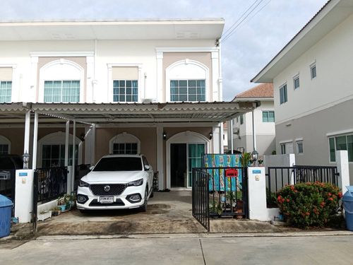 After the corner! Soi three of the project! Townhome for sale in Lalil Town, Chaiyapruek -Sai Noi 29.1 sq.w., a good location near Bang Kruai -Sai Noi Road