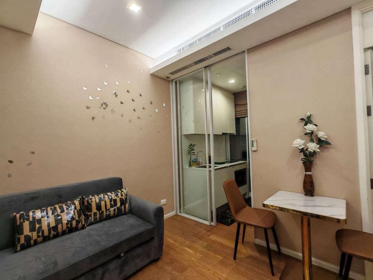 () Accepting Agent _ New Condo for Rent The Saint Residences 1-Bed Beautiful Decoration (MRT Phahonyothin, BTS Five Lat Phrao Intersection). Very beautiful. () Accepting Agent _ New Condo for Rent The Saint Residences 1-Bed Beautiful Decoration (MRT Phahonyothin, BTS Five Lat Phrao Intersection). Very beautiful.