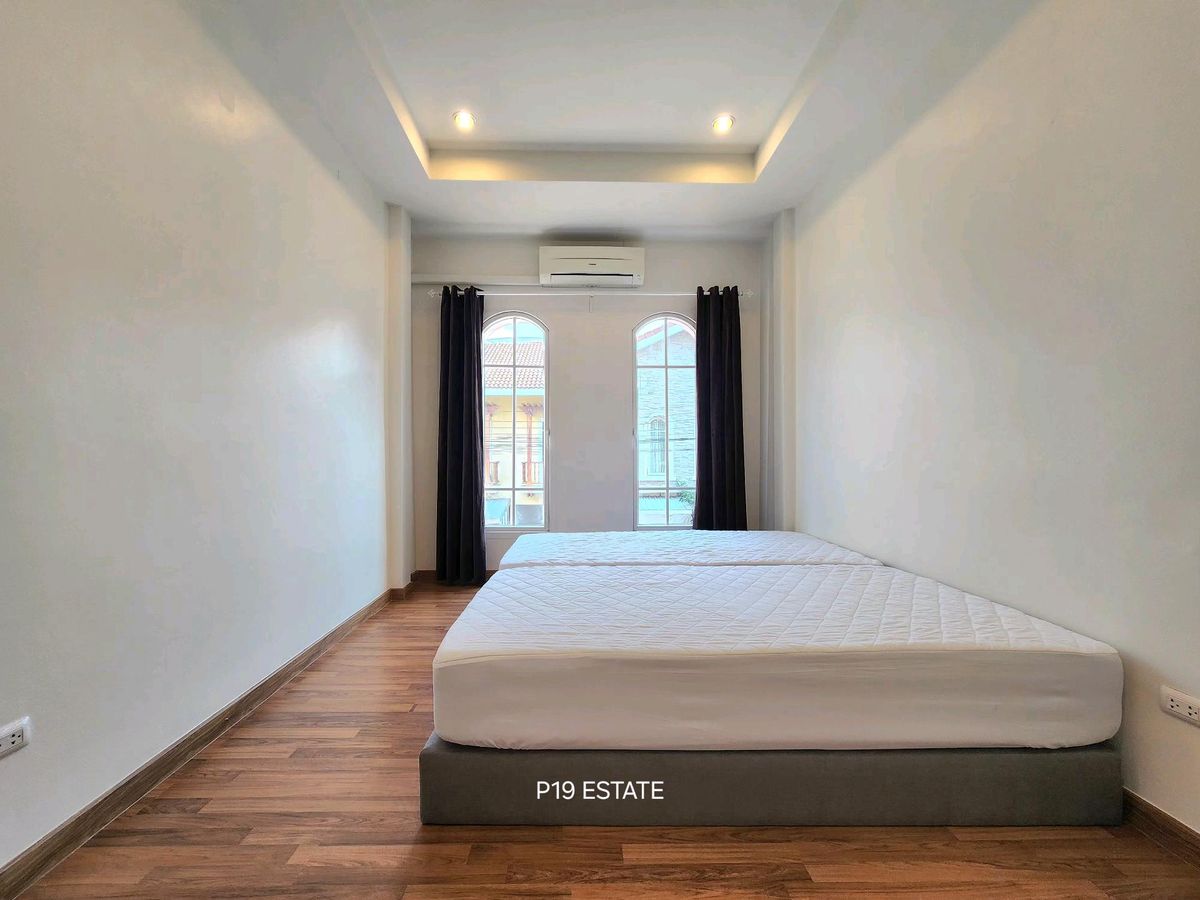 House for rent, close to the BTS, convenient travel, can enter and exit both Tiwanon Road and Chaengwattana Road.