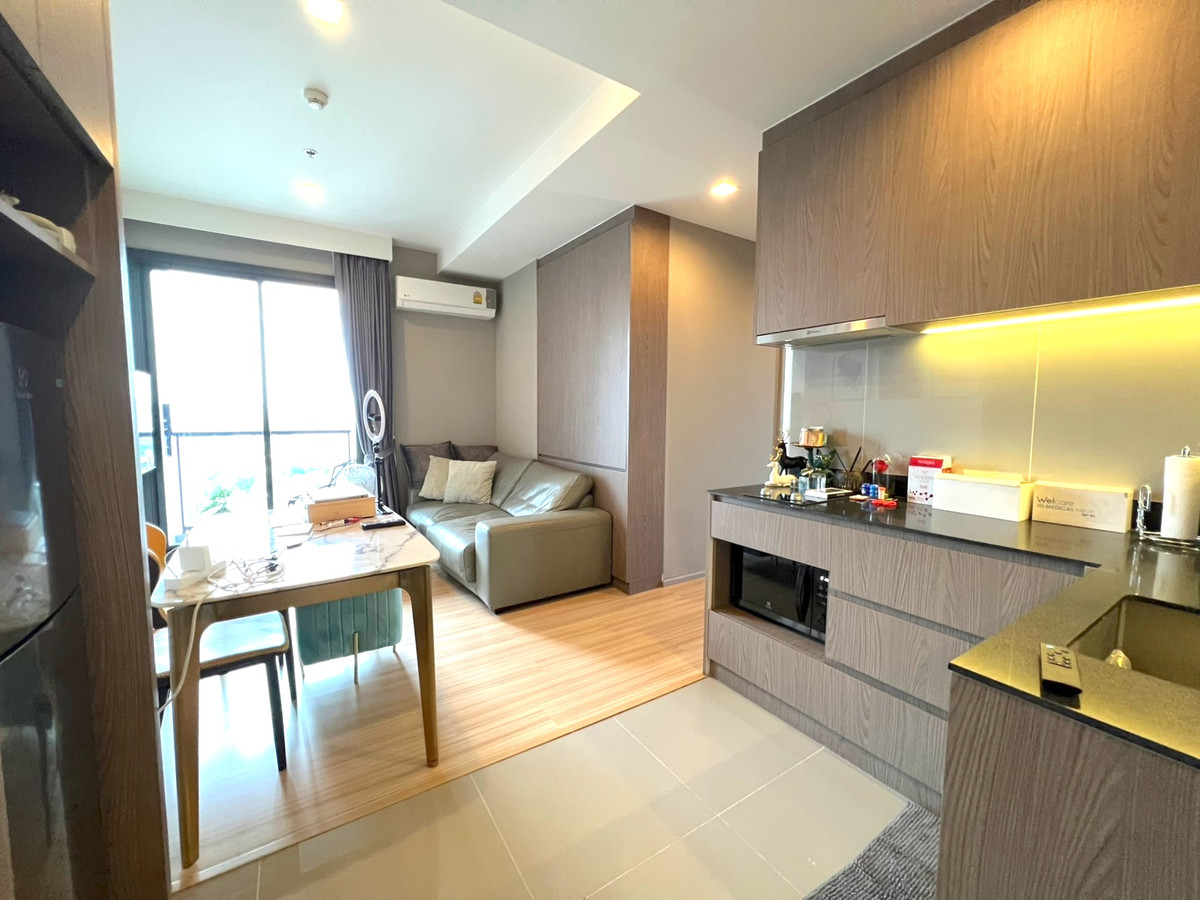 🔥 Urgent sale 🔥 Beautiful room at the cover, wide corner room with an appointment to see the condo raising animals