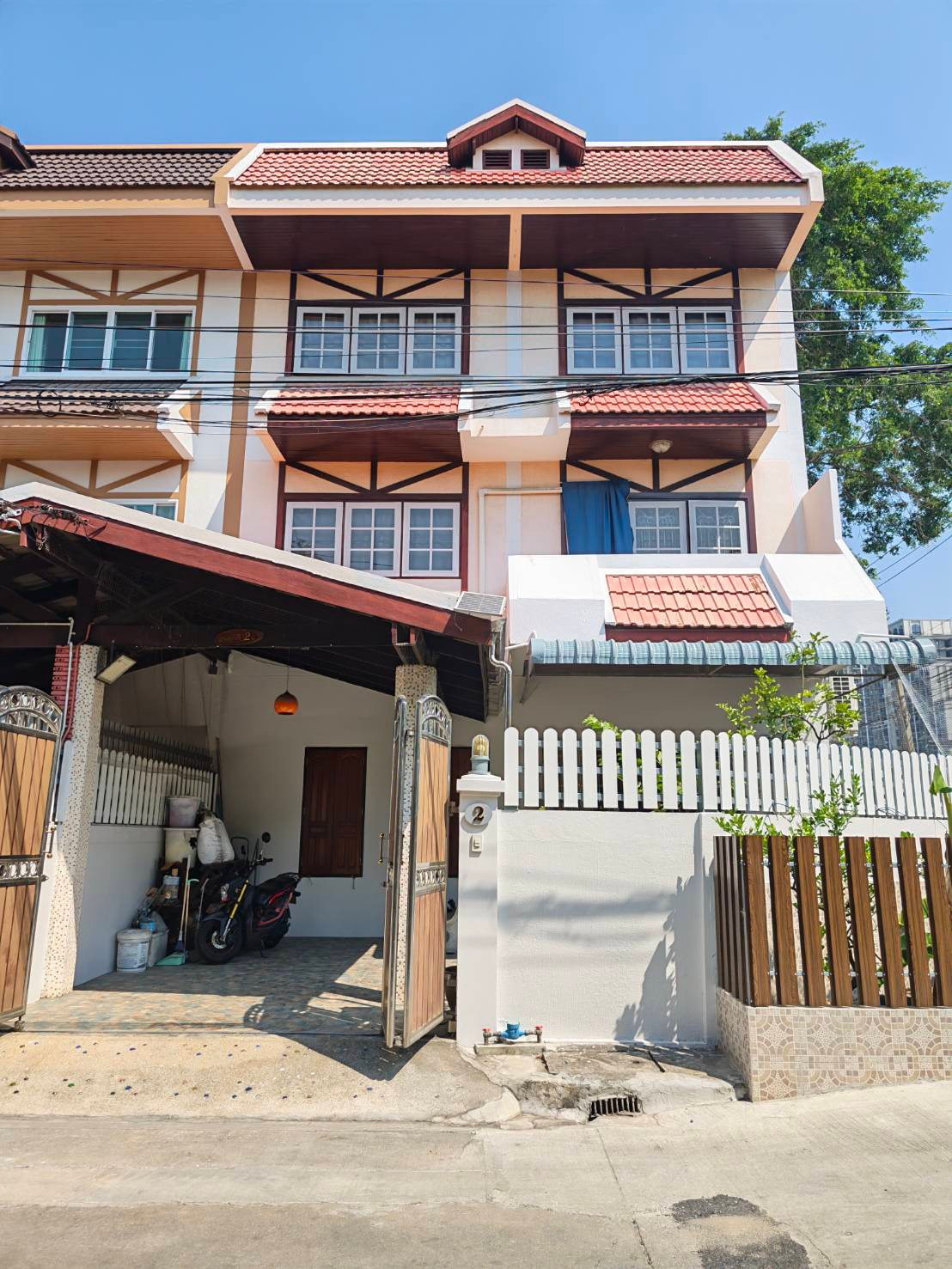 ขายราคาดีที่สุดทาวน์เฮ้าส์ 3 ชั้น ซอยเพชรเกษม 3และ5/1 หลังมุม รีโนเวทใหม่ เป็นส่วนตัว ตอบไว 064-974-2441 – รูปที่ 2