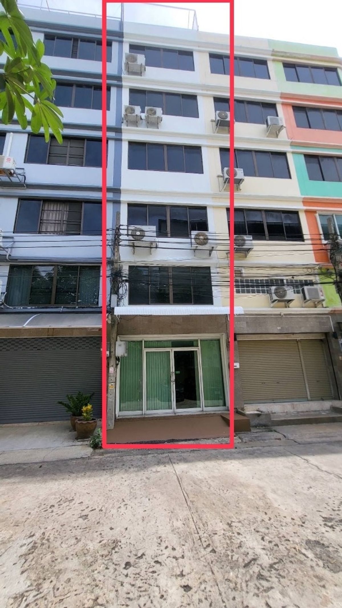 Commercial building, Sukhumvit Soi 105, Lasalle