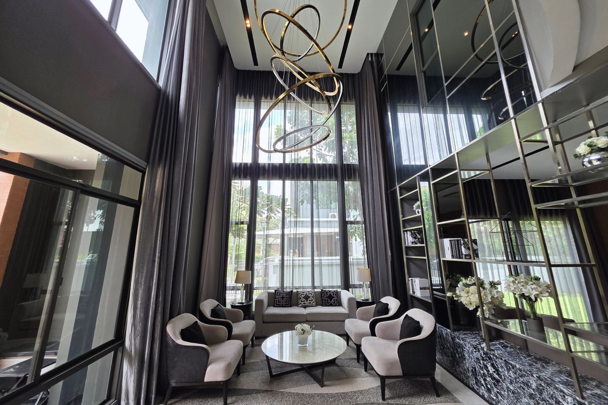 3 -story luxury house for sale on Krungthep Kreetha Road Grand Bangkok Boulevard opposite Wellington College 3 -story luxury house for sale on Krungthep Kreetha Road Grand Bangkok Boulevard opposite Wellington College