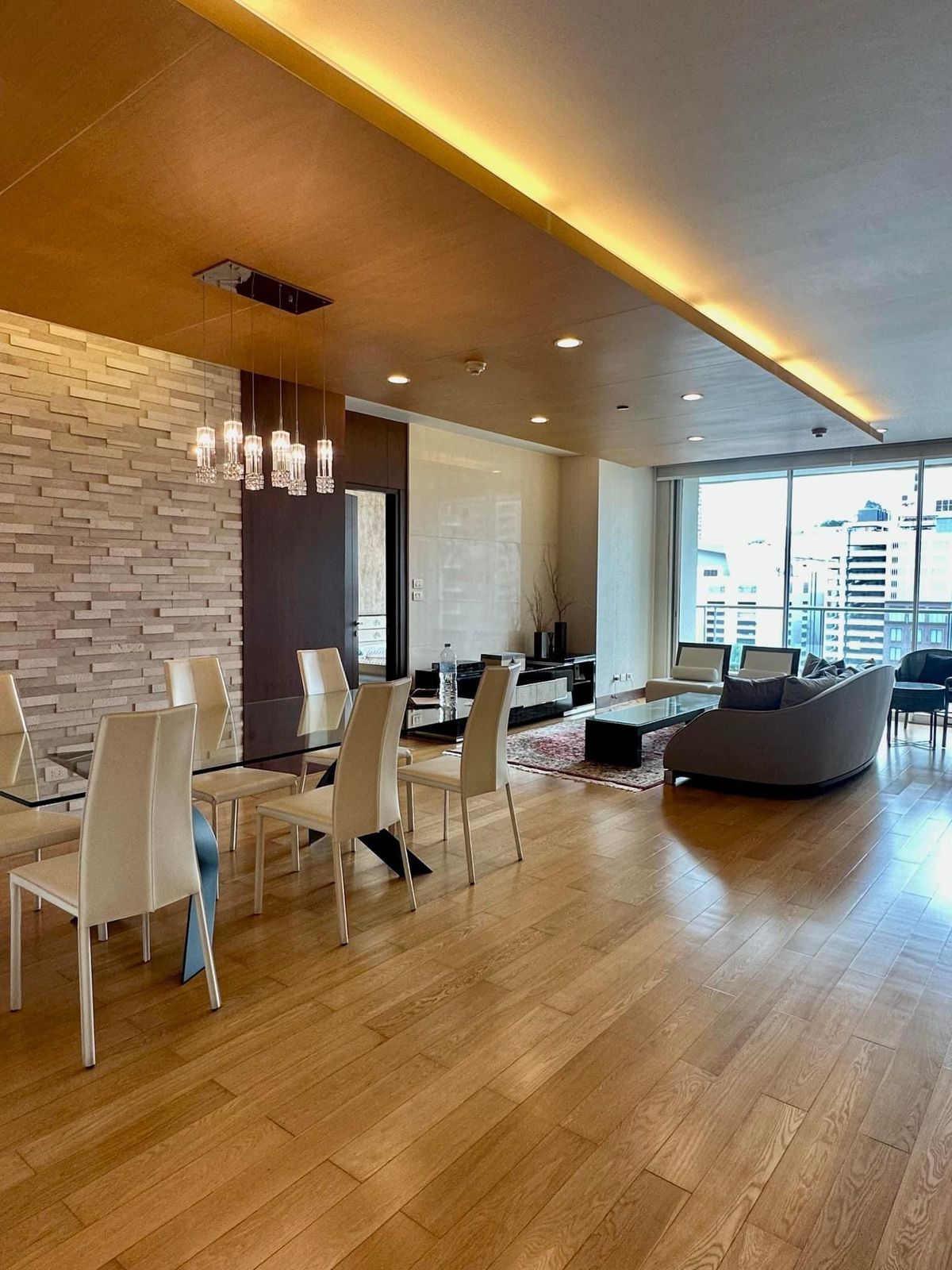 ♦ Pet Friendly ♦ Floor 05+ 145.00 sq.m. | 2 Bedrooms 2.5 Bathrooms | Near Central Embassy 2 mins, Gaysorn Village 3 mins, Central World 4 mins ♦ Pet Friendly ♦ Floor 05+ 145.00 sq.m. | 2 Bedrooms 2.5 Bathrooms | Near Central Embassy 2 mins, Gaysorn Village 3 mins, Central World 4 mins