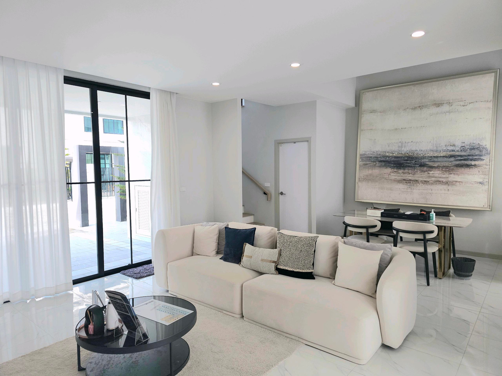 Rental Home Office New Project Gravitia Rama 2-Type A (Type A) 3 floors, 3 bedrooms, 4 bathrooms, after HomePro, Rama 2, convenient to travel for a gold location for business. Ready