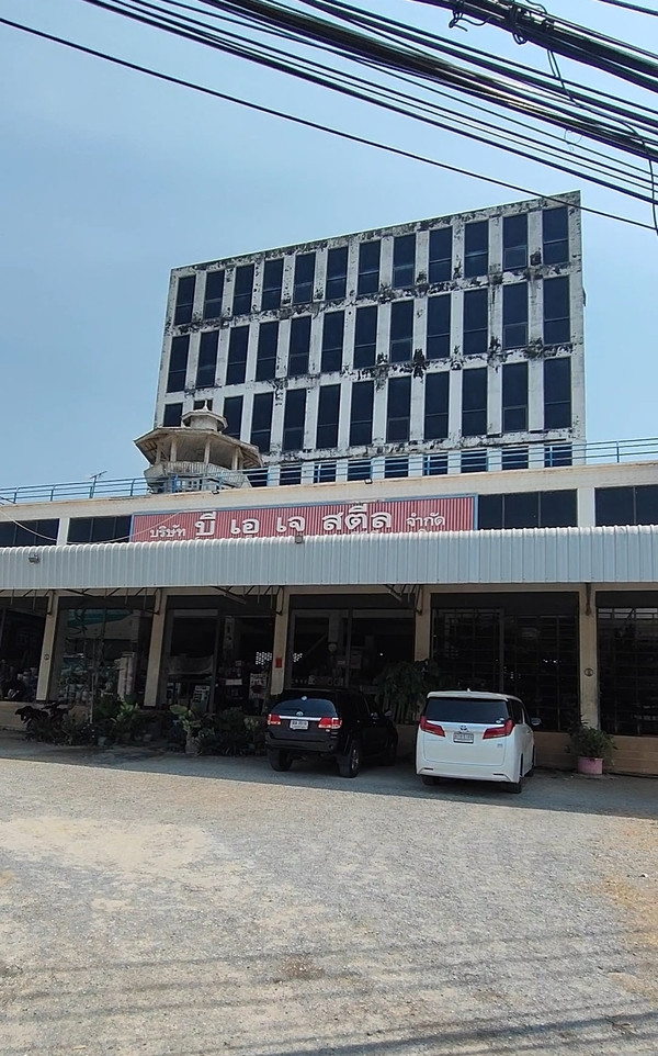 Sell ​​5 -storey showroom building on Rochana Road (Tor. 309), Wang Noi Ayutthaya