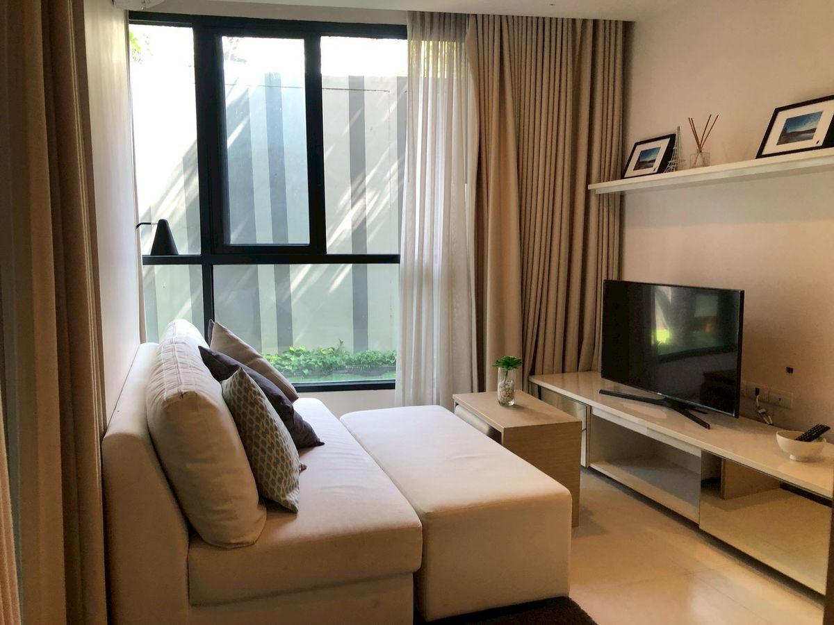 ขายพร้อมผู้เช่า Liv@49 ( Sukhumvit 49)