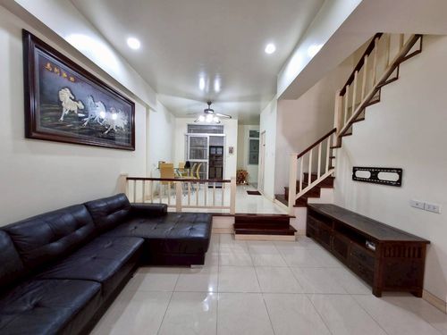 🏡 Sell 3 -story townhouse ❤️💛 Flora Ville Srinakarin - Samut Prakan 💰 Only 2.99 million baht